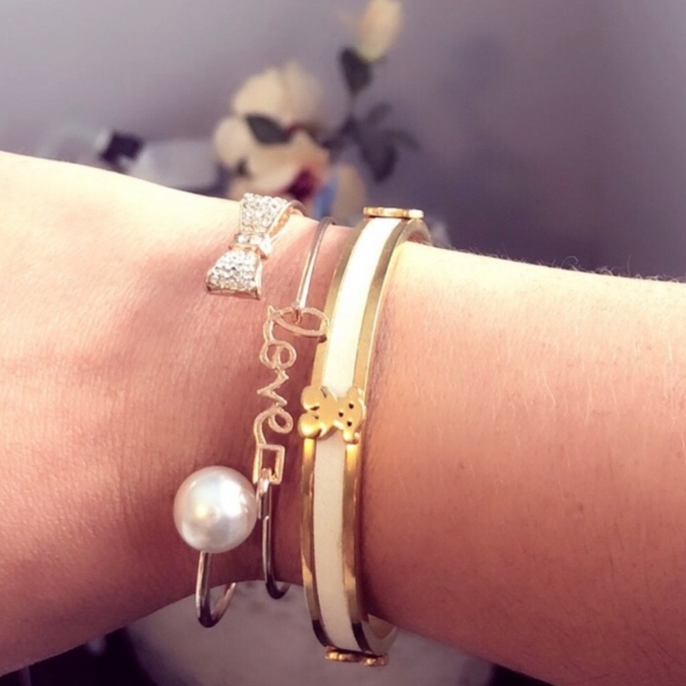 Beautiful bear bangle bracelet